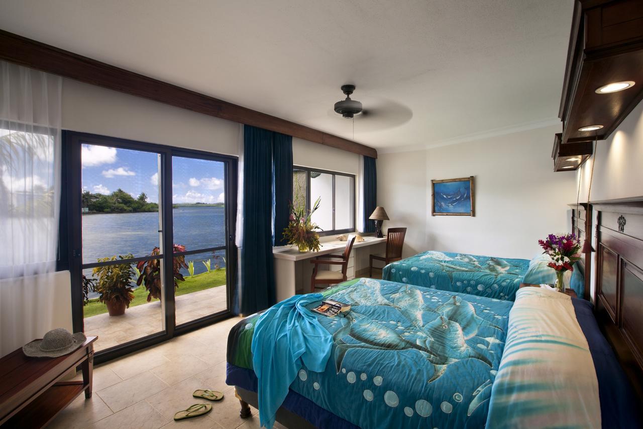 Manta Ray Bay Resort Colonia Exteriör bild