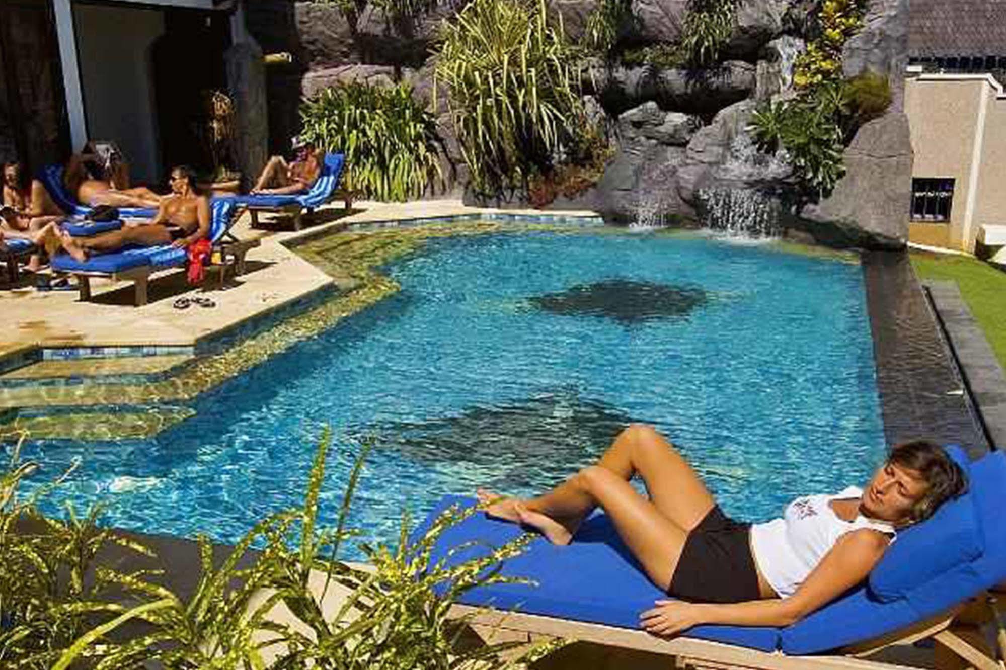 Manta Ray Bay Resort Colonia Exteriör bild